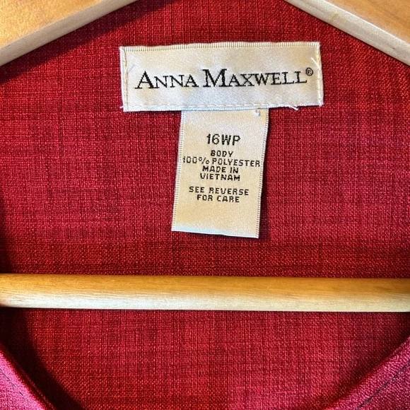 NWOT Anna Maxwell Red Textured Jacket w/ Wooden Buttons Plus Size 16WP - Picture 4 of 16
